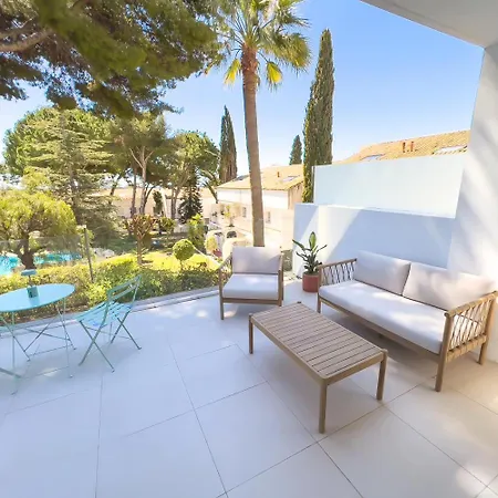 On The Golden Mile Lejlighed