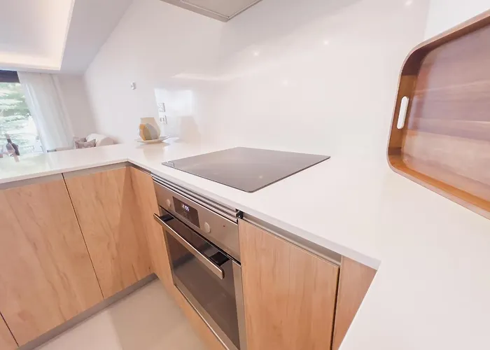 Apartment On The Golden Mile *