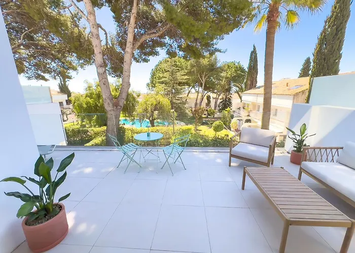 On The Golden Mile Apartment *